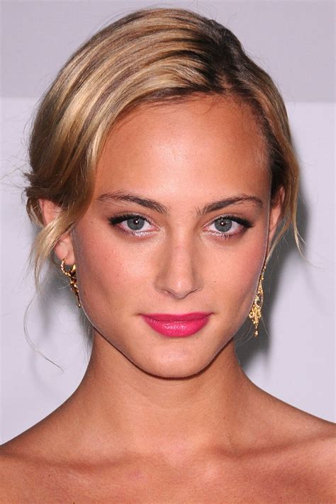 Nora Arnezeder .